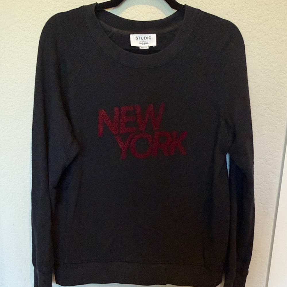 🖤❤️ STUDIO ❤️🖤 Black Sweatshirt with Red "NEW YORK" Logo